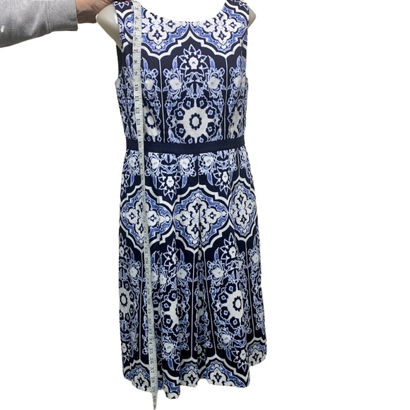TALBOTS Dress Geo Mixed Print Fit & Flare Blue/White Sleeveless Lined Su… - Picture 4 of 7